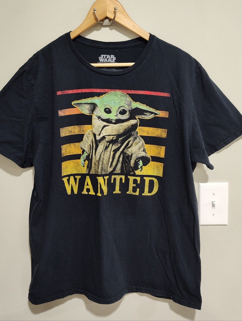 Star Wars The Mandalorian Grogu The Child "Wanted" Graphic T-Shirt, Size XL